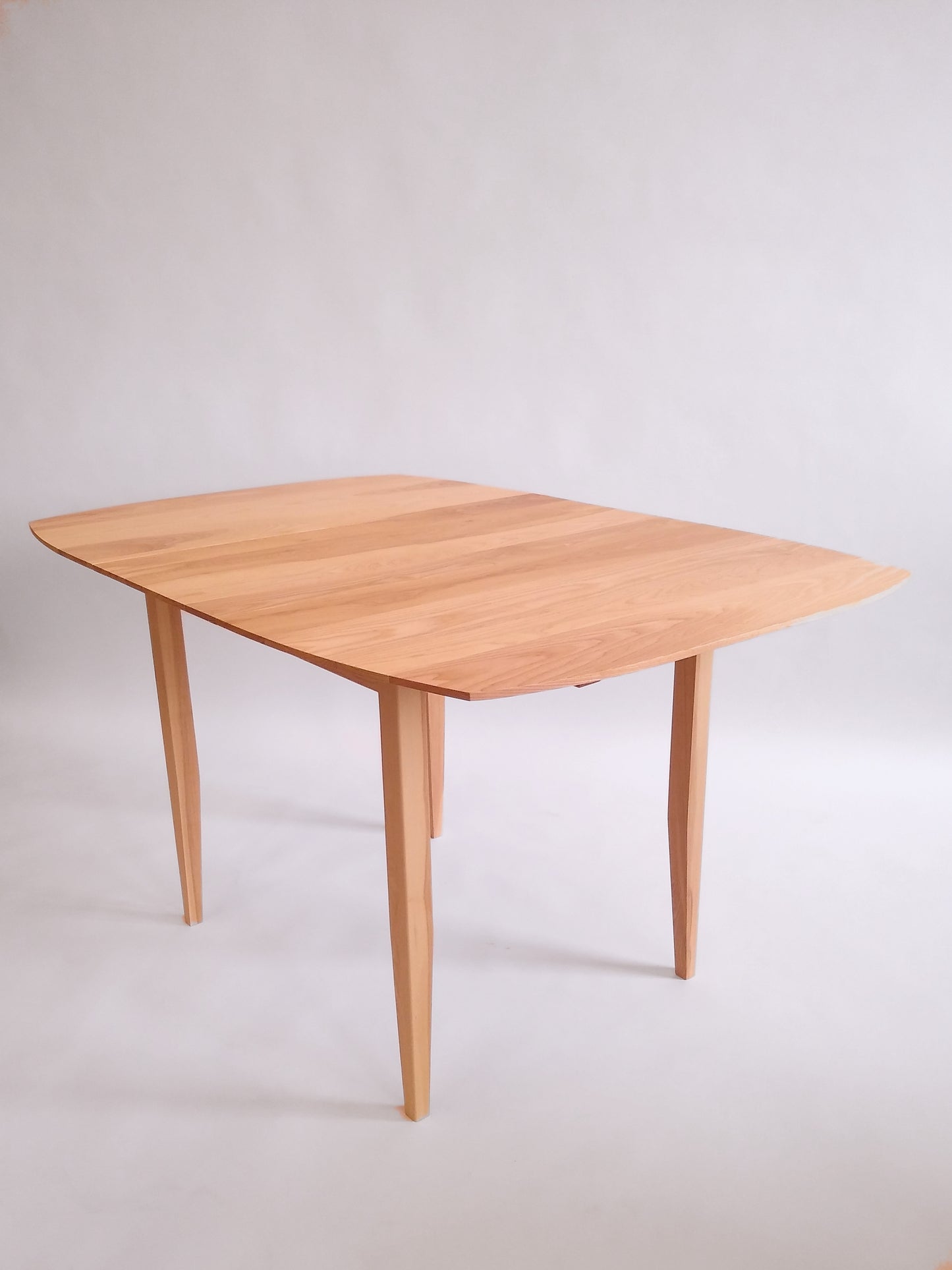 Expanding Butterfly Dining Table