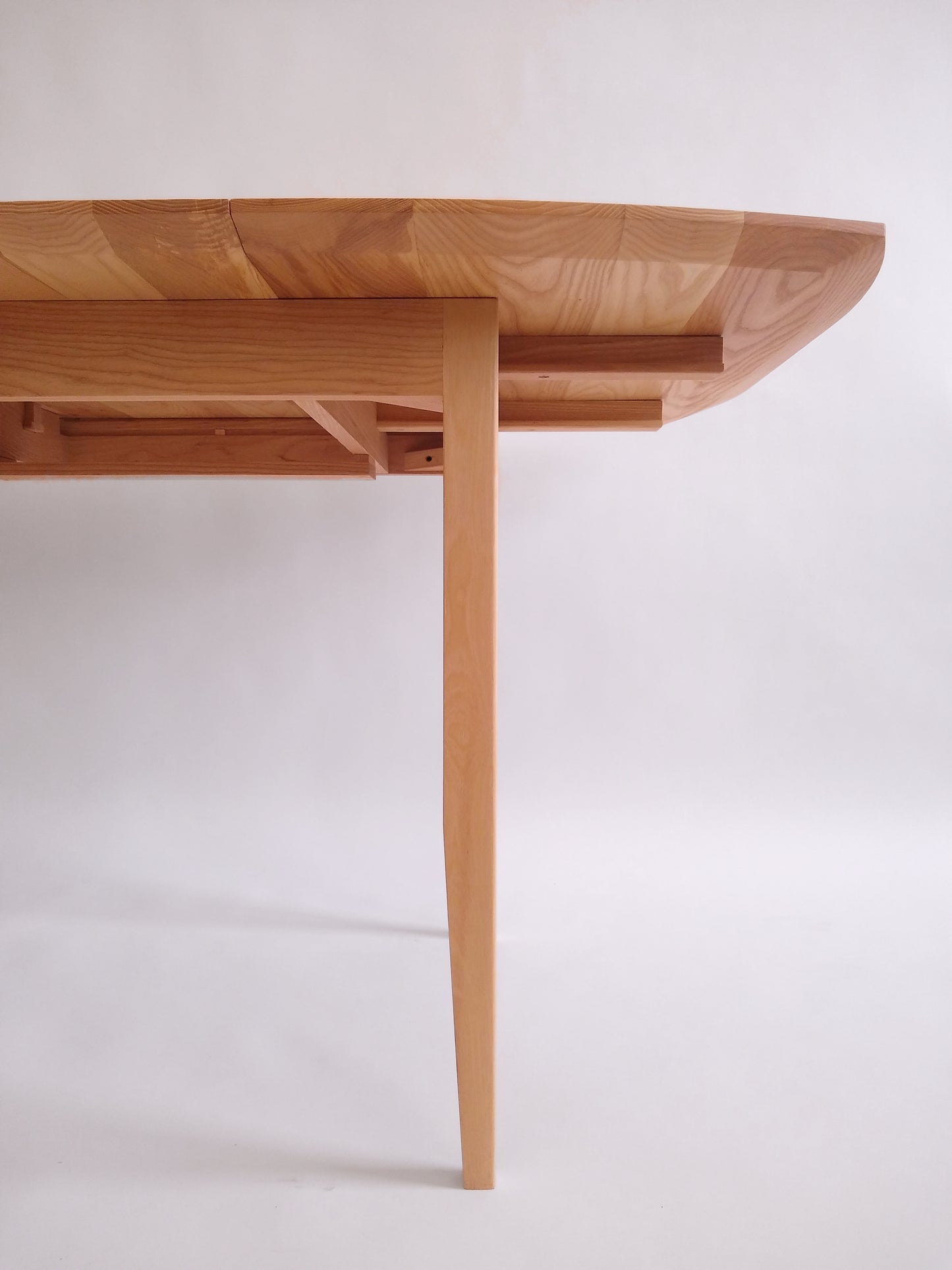 Expanding Butterfly Dining Table